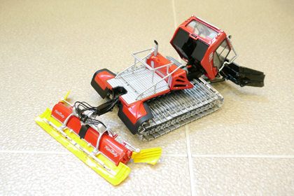 PistenBully_Up nalu coffee PistenBully1:43